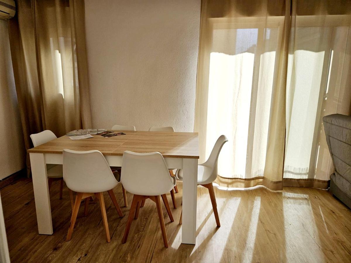 Apartamento Familiar En Triana Seville Exterior photo