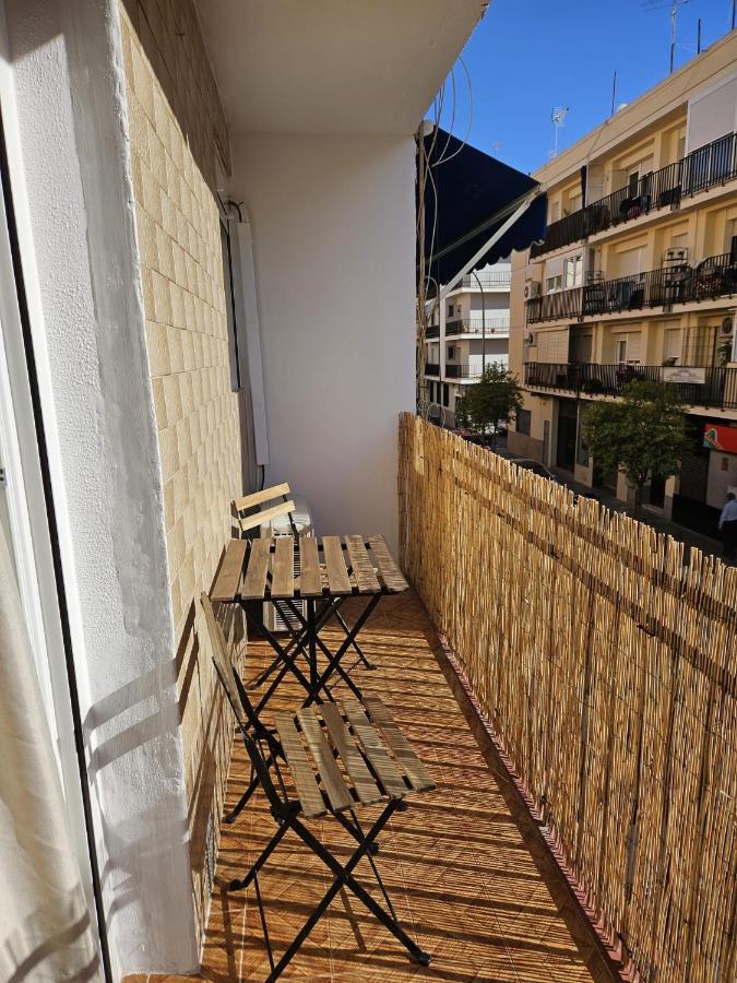 Apartamento Familiar En Triana Seville Exterior photo